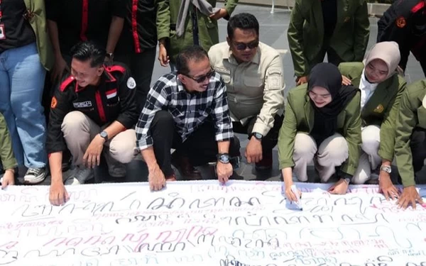 Thumbnail DPRD Surabaya Ajak Anak Muda Cintai Aksara Jawa