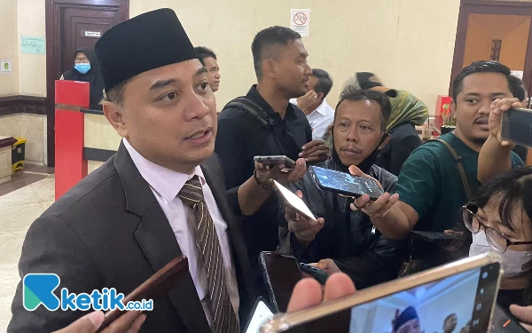 Musim Penghujan Tiba, Wali Kota Surabaya Larang Masyarakat Berteduh di Bawah Pohon