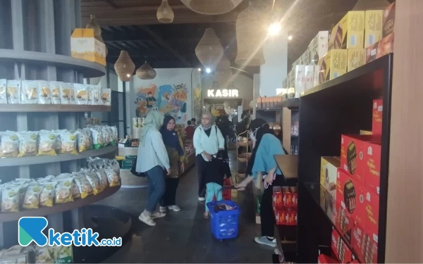 Thumbnail Tingkatan Omzet Libur Nataru, Pusat Oleh-Oleh Buah Tangan Kota Batu Berikan Diskon