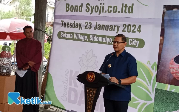 Thumbnail Hadir dalam kerjasama Ekspor Pot Kokedama, PJ Wali Kota Batu: Bentuk Keseriusan Pemkot Kembangkan UMKM