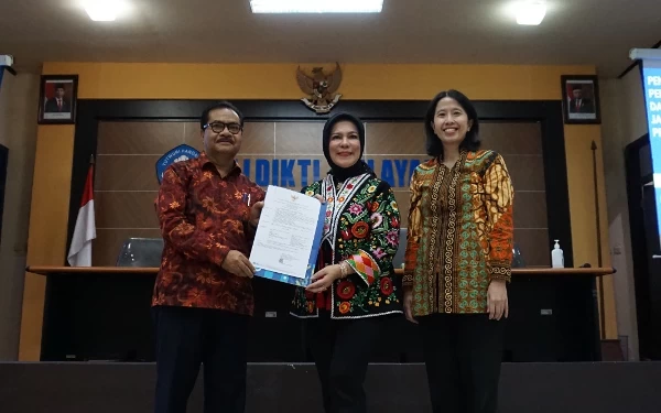 Thumbnail Raih Gelar Profesor, Rektor Universitas Ma Chung Komitmen Beri Kontribusi di Bidang Pendidikan