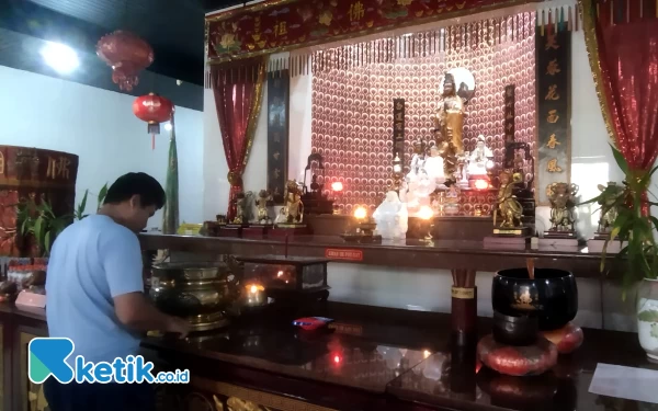 Thumbnail Menengok Persiapan Imlek di Kelenteng Kwan Im Tong Kota Batu