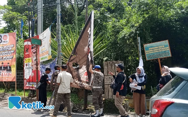 Thumbnail Bawaslu Kota Batu Temukan Ribuan APK Melanggar Aturan Selama Masa Kampanye