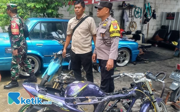 Thumbnail Balap Liar Resahkan Warga Sidoarjo, Polsek Tanggulangin Gerebek Bengkel Motor