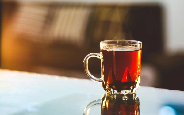 Thumbnail Beragam Efek Negatif Minum Teh Saat Sahur, Salah Satunya Bikin Mudah Haus