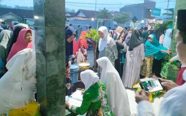 Pemkab Bojonegoro Gelar Pasar Murah untuk Tekan Inflasi, Dapat Apresiasi dari Pj Gubernur Jatim