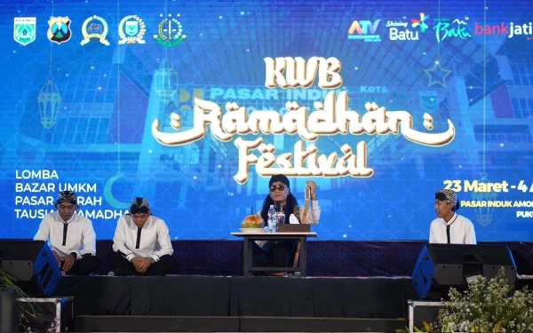 Thumbnail Tausiyah Gus Miftah Sejukkan Peringatan Nuzulul Quran di Pasar Induk Among Tani Kota Batu