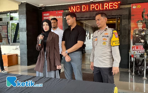 Thumbnail Isak Tangis Selebgram Kota Malang Jelaskan Kondisi Anaknya Usai Disiksa Susternya