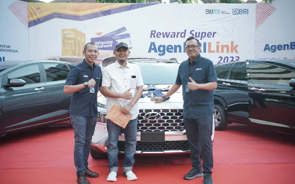 Beri Apresiasi! BRI Bagikan Mobil kepada Agen BRILink Berprestasi