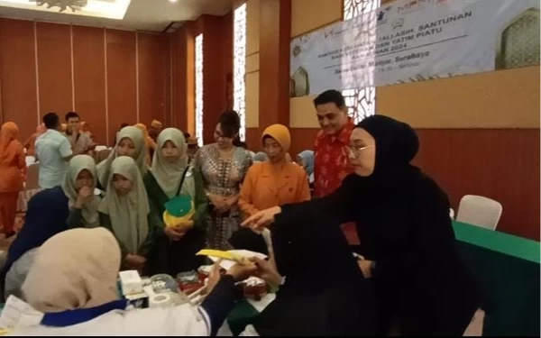 Didukung MPM, YBSI Berbagi Kebahagiaan dengan Veteran dan Anak Yatim di Swiss Belinn Manyar