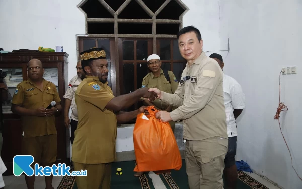 Bupati Freddy Thie Berjanji Menindaklanjuti Kekurangan Dana 200 Juta untuk Masjid Kampung Furnusu