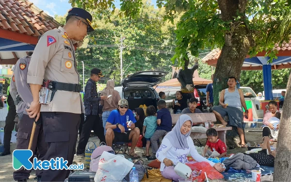 Patroli di Wisata Bahari Pasir Putih, Ini Pesan Kapolres Situbondo