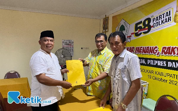 Siap Maju Jadi Bupati Sleman,  Harda Kiswaya Kembalikan Formulir Pendaftaran Partai Golkar Paling Awal
