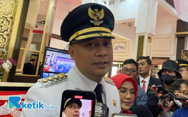 Thumbnail Ini Alasan Jokowi Beri Eri Cahyadi Penghargaan Satyalancana Karya Bhakti Praja Nugraha