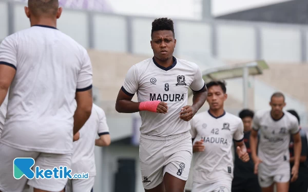 Thumbnail Madura United Optimis Rayakan Kemenangan di Akhir Laga Lawan Arema FC