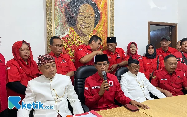 Thumbnail Eri-Armuji Resmi Daftarkan Diri ke DPC PDI Perjuangan Surabaya