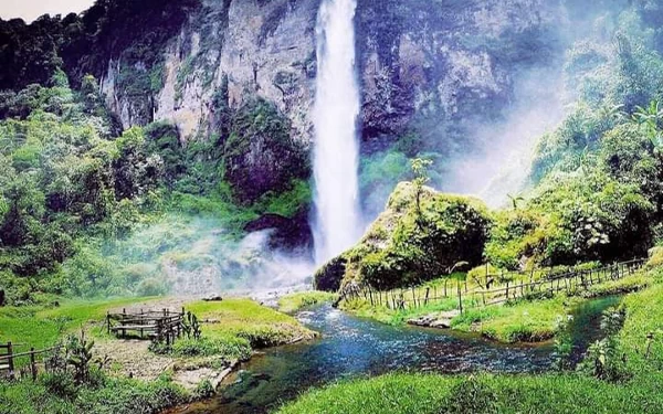 Thumbnail Curug Ngebul Cianjur, Cocok untuk Camping Ground dan Penginapan