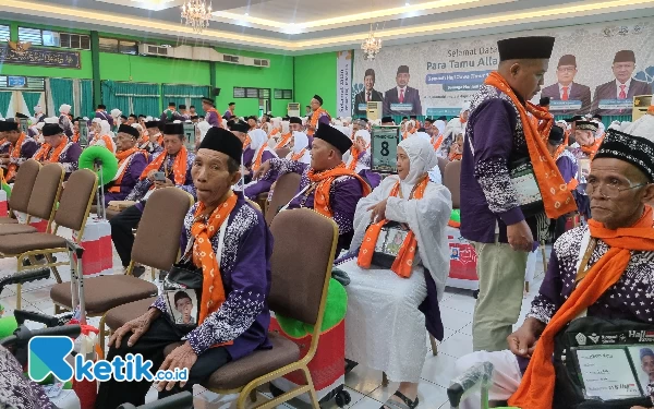 Thumbnail Empat Kloter CJH dari Bojonegoro Tiba di Asrama Haji Sukolilo
