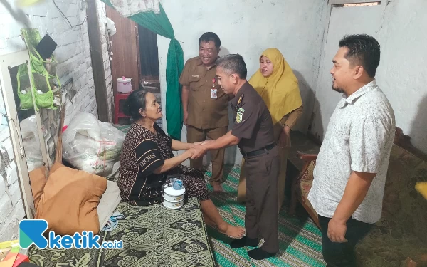 Thumbnail Pastikan Tepat Sasaran, Dinsos Pamekasan dan Kejari Monitor Bantuan Permakanan Lansia