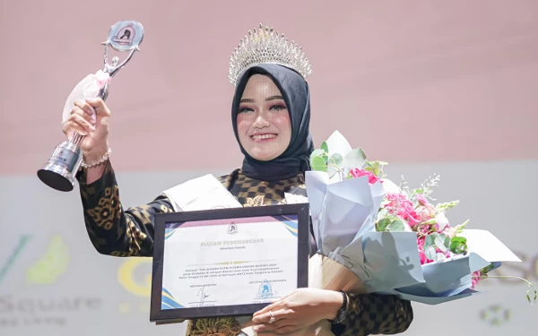 Thumbnail Berita - Putri Azzahra, Winner Putri Hijabfluencer Banten 2024 yang Kecelakaan Motor Semalam sebelum Audisi