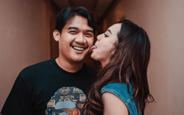 Thumbnail Happy Asmara dan Gilga Sahid Dikabarkan Menikah Waktu Dekat, Surat Keterangan Tersebar