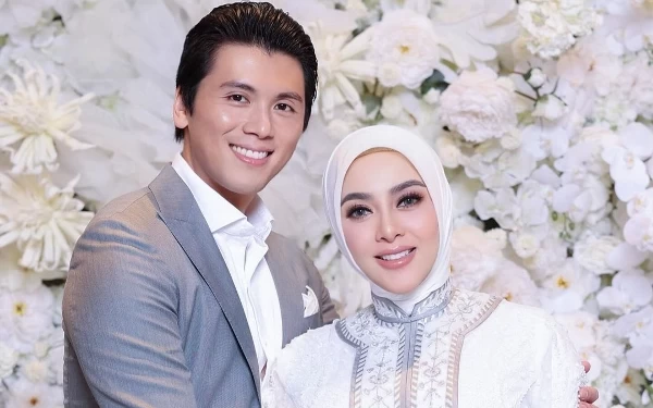 Syahrini Umumkan Kehamilannya Memasuki Usia 7 Bulan, Ini Pesan Sang Adik