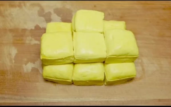 Cobain Yuk! Hanya Olahan Bahan Tahu Kuning Bisa Jadi Teman Nasi Putih yang Enak