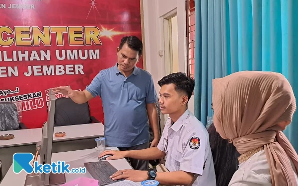 Thumbnail KPU Jember Nyatakan Verifikasi Bacabup Independen Gus Jaddin-Arismaya Belum Memenuhi Syarat