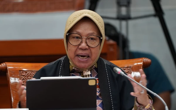 Thumbnail Risma Cocok Dipasangkan KH Marzuki Lawan Khofifah-Emil