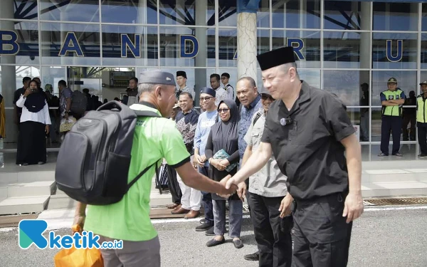 Thumbnail Kafilah Kaimana Juara Umum MTQ ke-X Papua Barat, Bupati Freddy Thie: Hasil yang Luar Biasa!