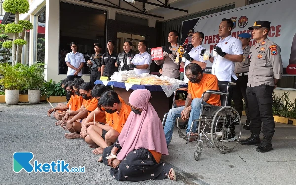 Thumbnail Polisi Sita Ratusan Ribu Pil Okerbaya dari 8 Residivis di Jember