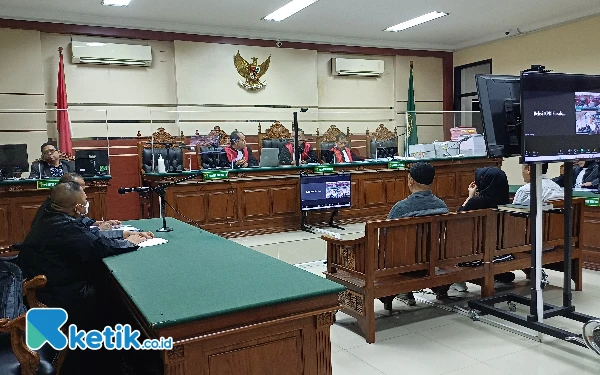 Thumbnail Kasus Korupsi PDAM Sidoarjo, Terdakwa Klaim Audit Sebut Tak Ada Kerugian Negara