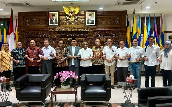 Thumbnail Persoalan Pemecatan Prof Bus, Diskusi Unair dan Tim Aspirasi Berlangsung Hangat