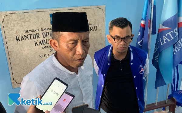 Kelik Kembalikan Formulir Pendaftaran Calon Bupati Blitar ke Partai Demokrat
