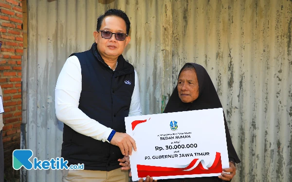 Thumbnail Pj Gubernur Jatim Apresiasi Program Bedah Rumah di Kota Batu