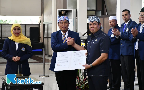 Lantik IKA Unair Bondowoso, Harapan Khofifah dan Pj Bupati Senada: Sinergitas Pembangunan