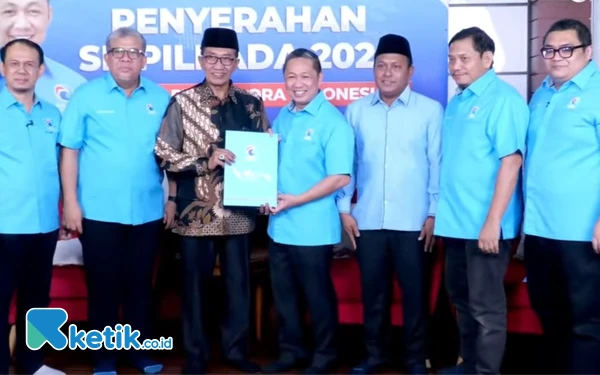 Thumbnail KH Kholilurrahman-Sukriyanto Dapat Rekom Gelora di Pilkada Pamekasan