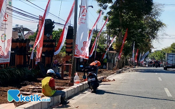 Thumbnail Pohon Tabebuya di Jalan Protokol Kota Batu Ditata Ulang