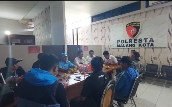 Thumbnail Aremania Sepakat Tidak Bertandang Ke Si Jalak Harupat Saat Pertandingan Arema FC VS Persib Bandung