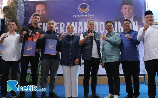 Thumbnail Terima B1KWK dari DPP Partai NasDem, Pasangan Dadang Supriatna-Ali Syakieb Siap Menangkan Pilbub Bandung