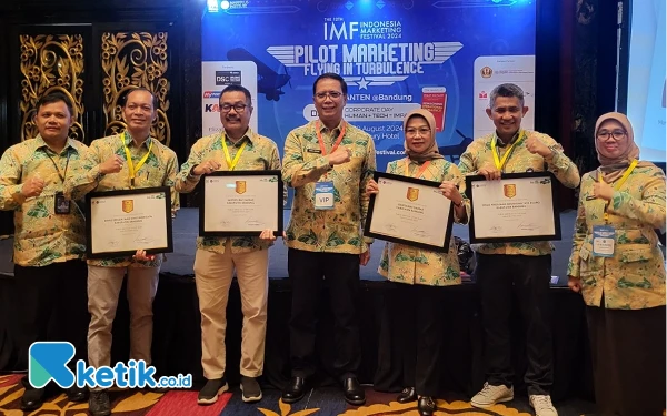 Thumbnail Kinerja Pelayanan Publik Bagus, MarkPlus Institute Guyur Pemkab Bandung 4 Penghargaan Sekaligus