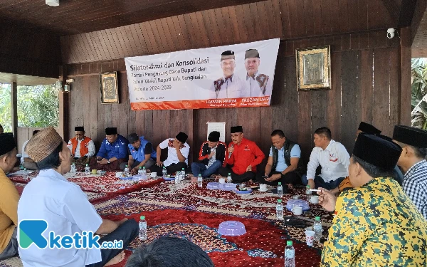 Thumbnail Para Ketua Partai Pengusung Paslon Lukman - Fauzan Gelar Rapat Konsolidasi, Persiapan Daftar ke KPU Bangkalan
