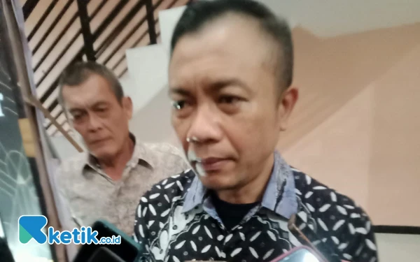 Thumbnail Delapan Bulan Pekerja Proyek Jembatan Dawuhan Blitar Tak Digaji, Rahmat Santoso: Tidak Masuk Akal