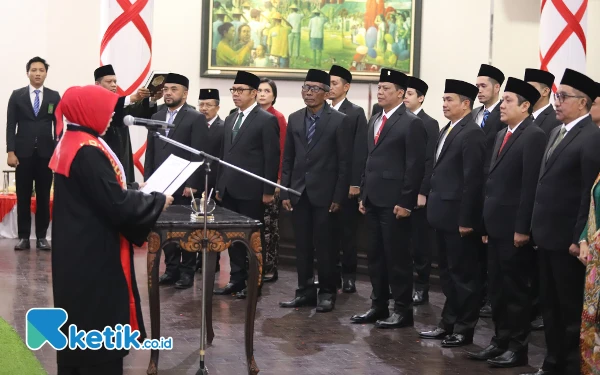 Thumbnail Didik Subiyanto Ditunjuk Jadi Ketua Sementara DPRD Kota Batu