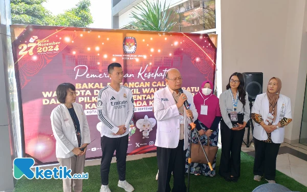 Thumbnail Jalani Tes Kesehatan Calon Pilkada Kota Batu, Paslon Guru Optimis Sehat Walafiat