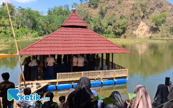 Thumbnail Gemuruh Sholawatan Iringi Peresmian Langgar Kemampul di Tulakan Pacitan