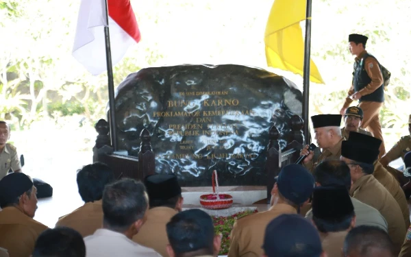 Thumbnail Bupati Malang Bersama 225 Anggota Papdesi Ziarah ke Makam Bung Karno