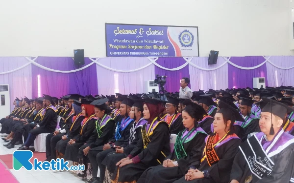 Thumbnail Gelar Wisuda ke-46, Unitri Berhasil Luluskan 400 Mahasiswa