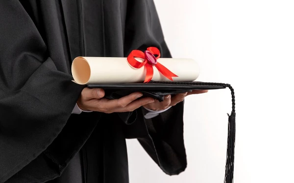 Thumbnail Daftar 15 Pejabat Indonesia Penerima Gelar Kehormatan Honoris Causa