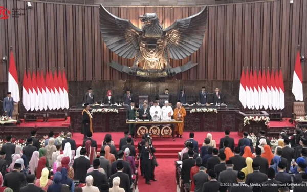 Thumbnail Ini Daftar 23 Artis yang Resmi Dilantik Jadi Anggota DPR RI